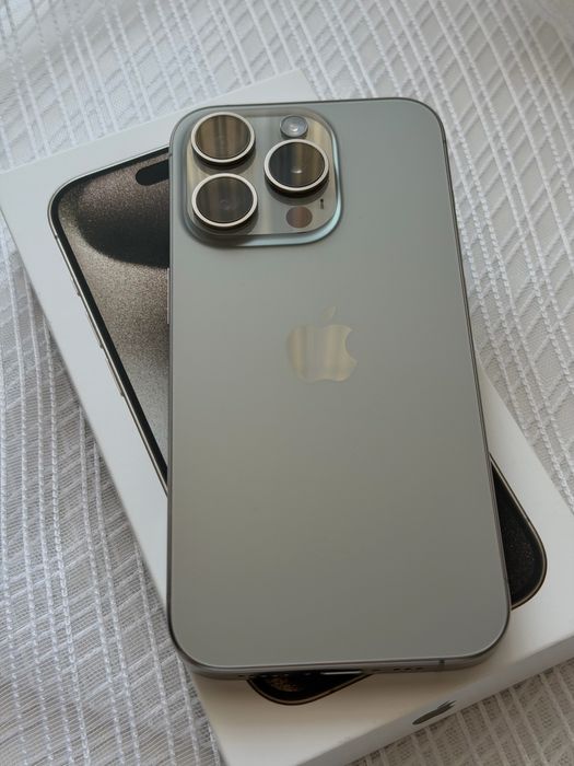 Продавам iPhone 15 Pro 128 GB – отлично състояние