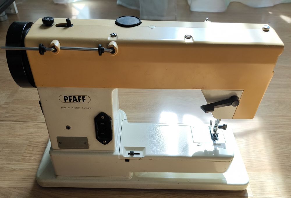 Masina de cusut PFAFF 295