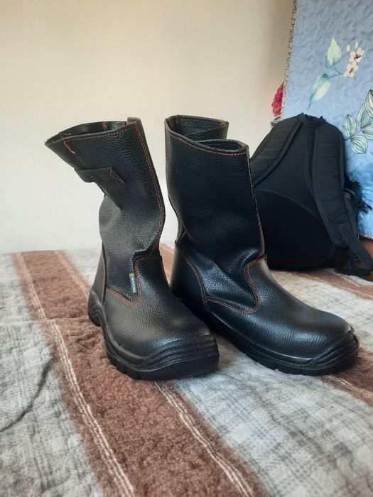 Спец одежда зимняя и сапоги