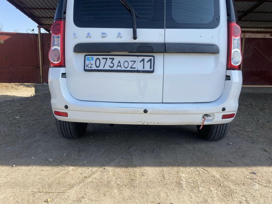 Лада Ларгус задный вампер