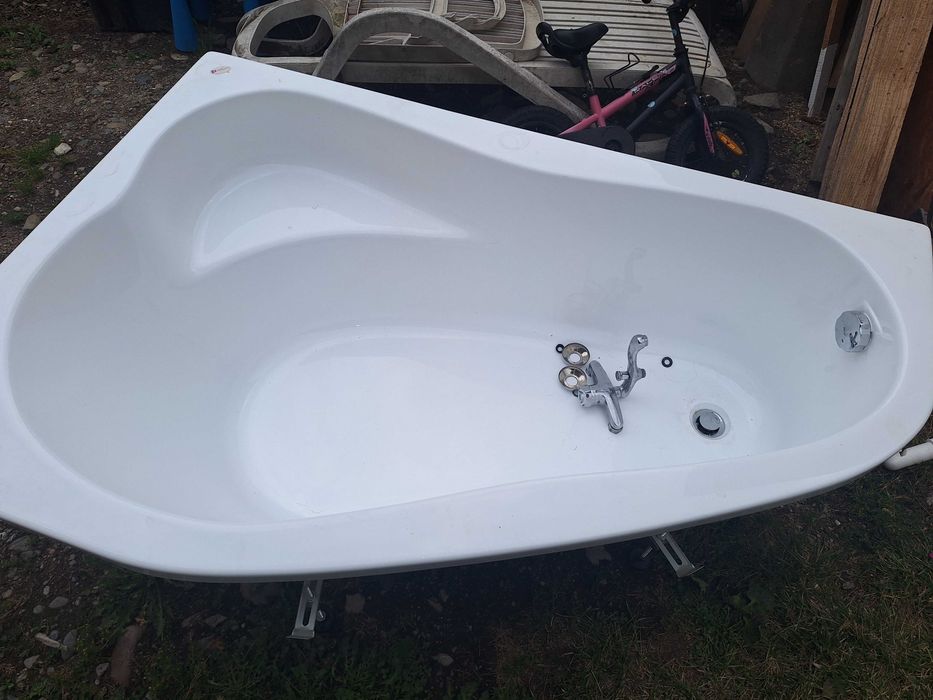 Cada pe colt dimensiuni 150/150