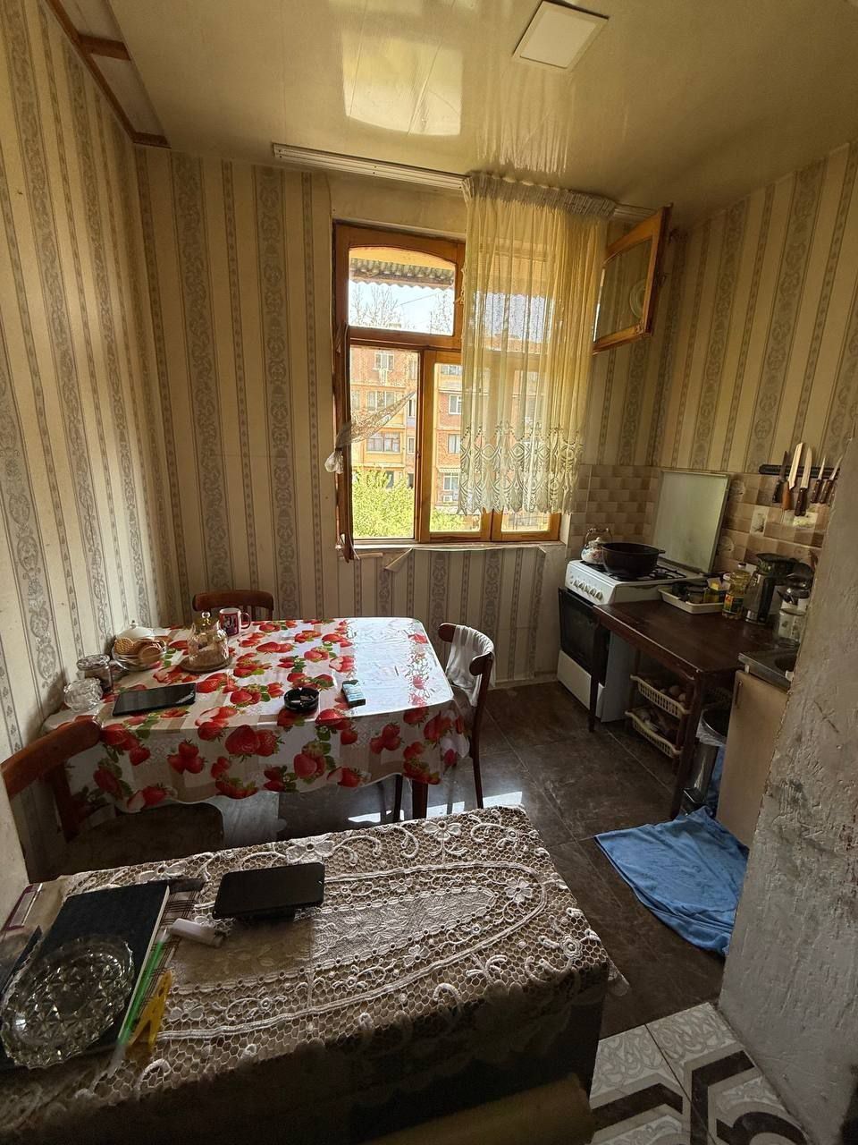 3/3/5. Сергели 4. Квартира 78 м², бал. 2х6. Не торец! Метро - 1 км.