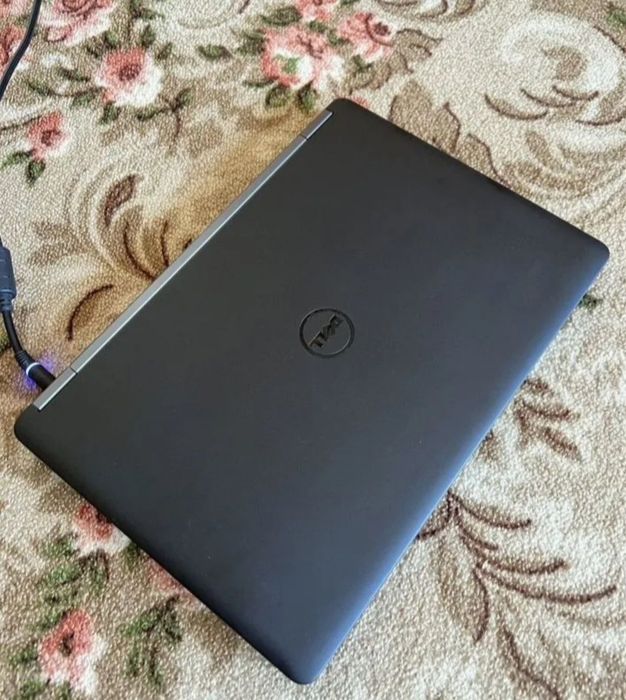 Ноутбук Dell хорошим состояние