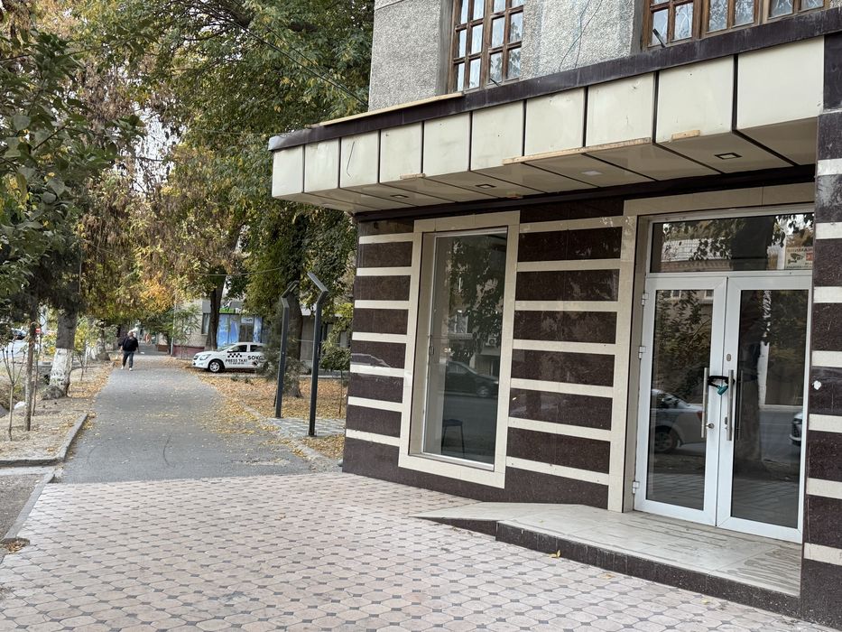 Продажа не жилого помещения общая площадь 77 км2,   1 линия 1 этаж