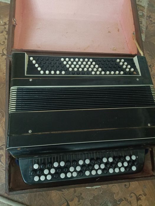 Продам баян гармошка аккордеон