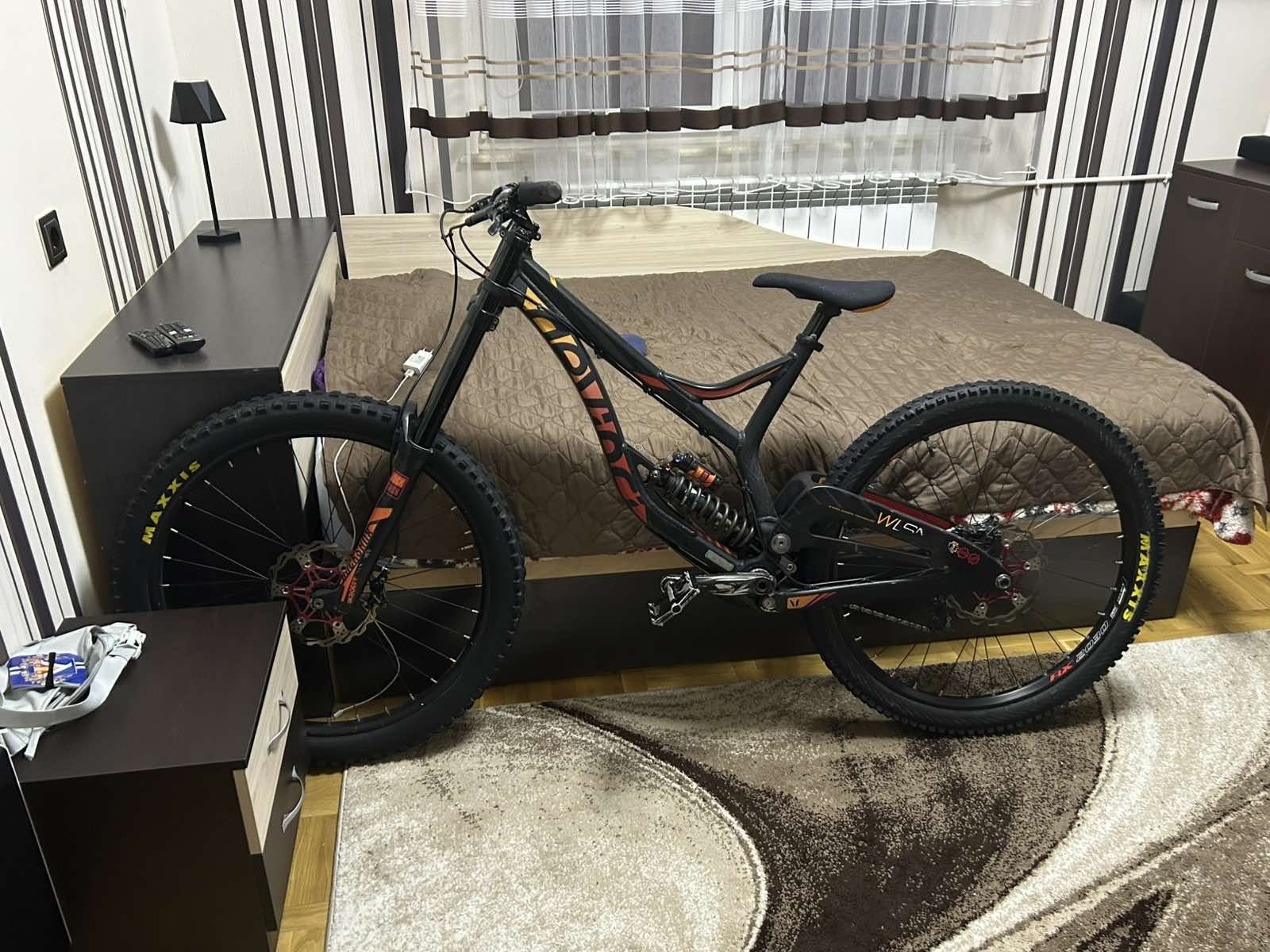 Колело Велосипед Downhill bike devinci willson 2017 black and orange