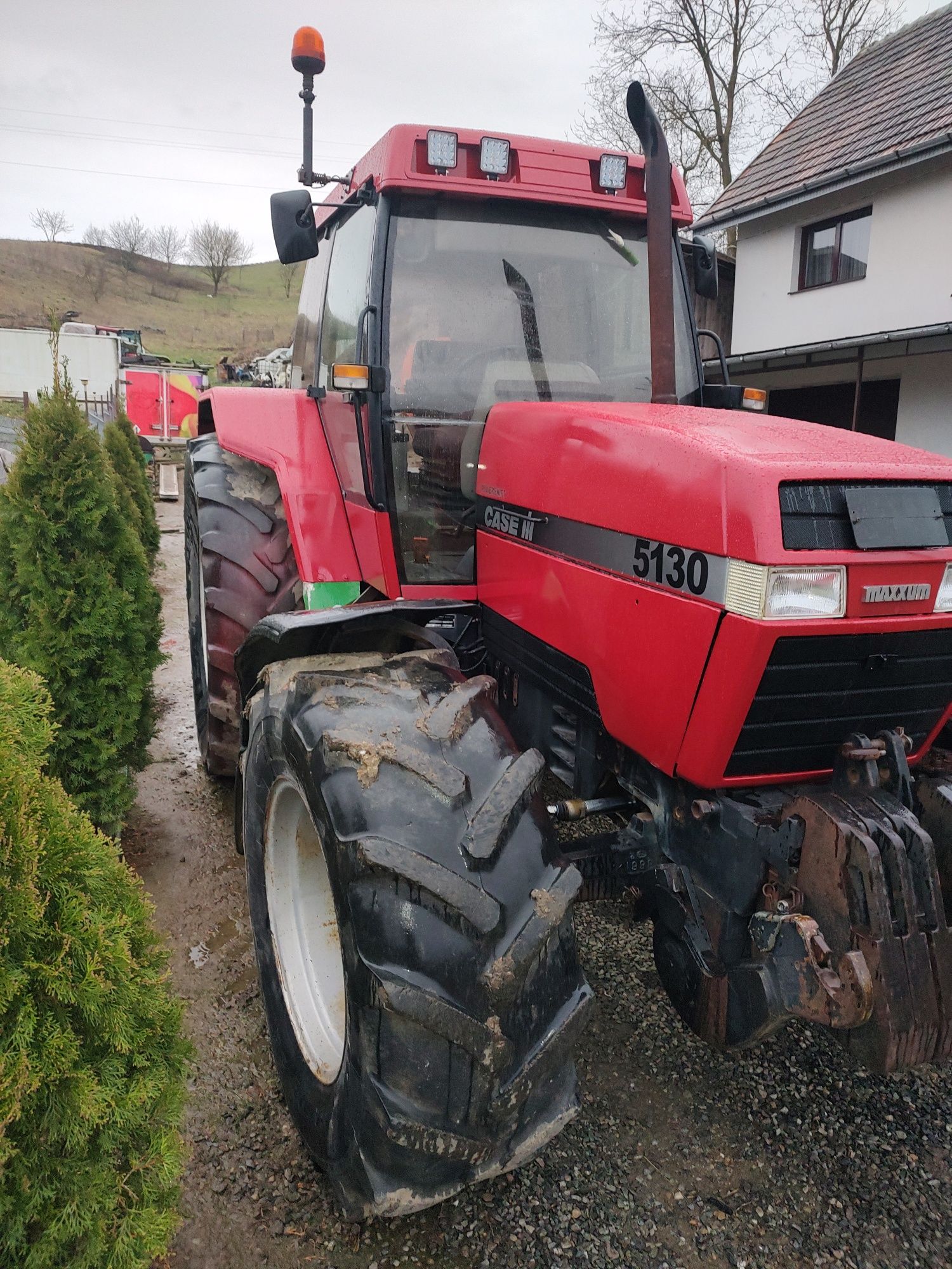 Case Maxxum 5130 cu tiranți frontal