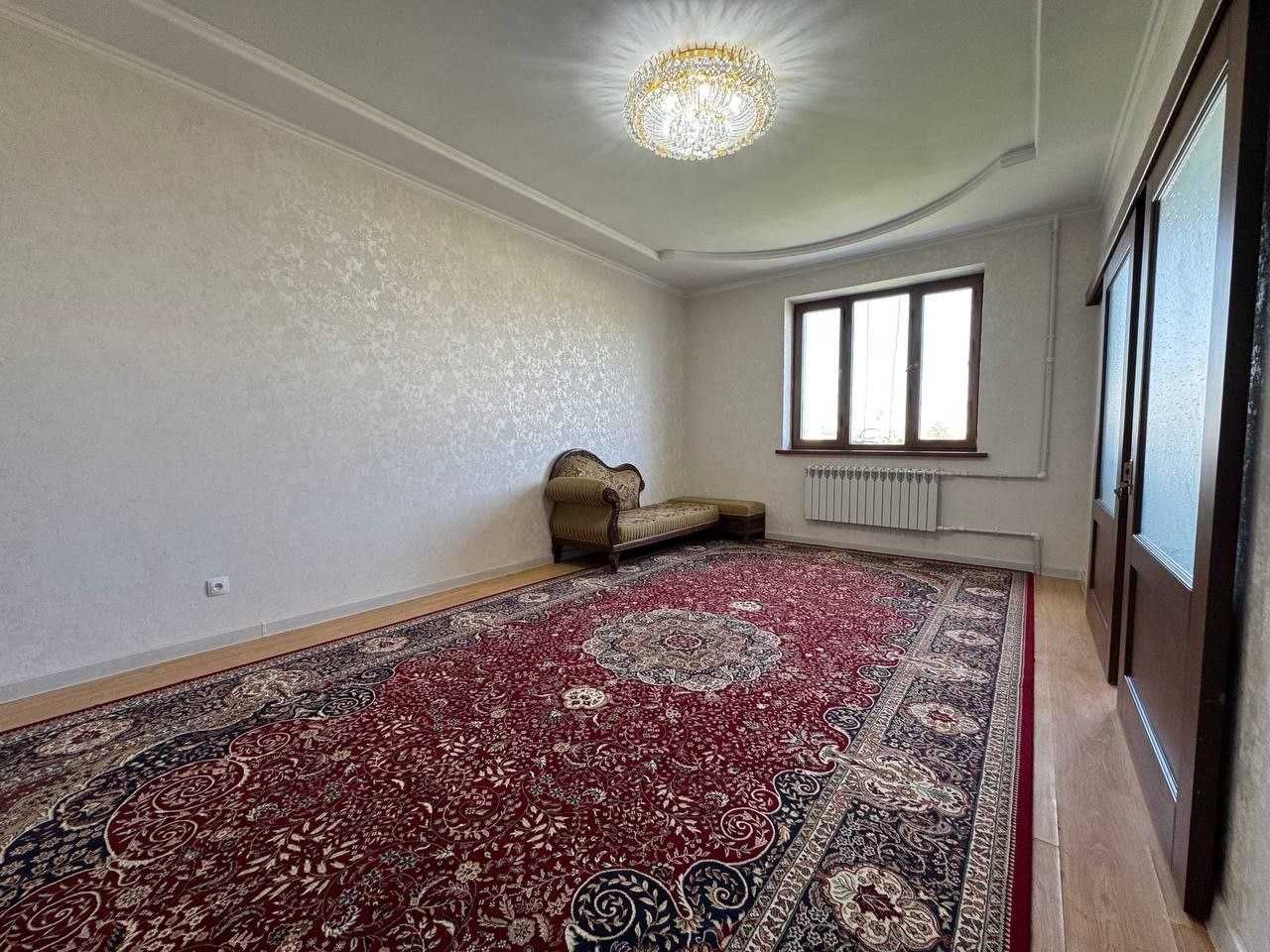 Продается квартира В Центре город 3-х Комнатная 104кв.м.