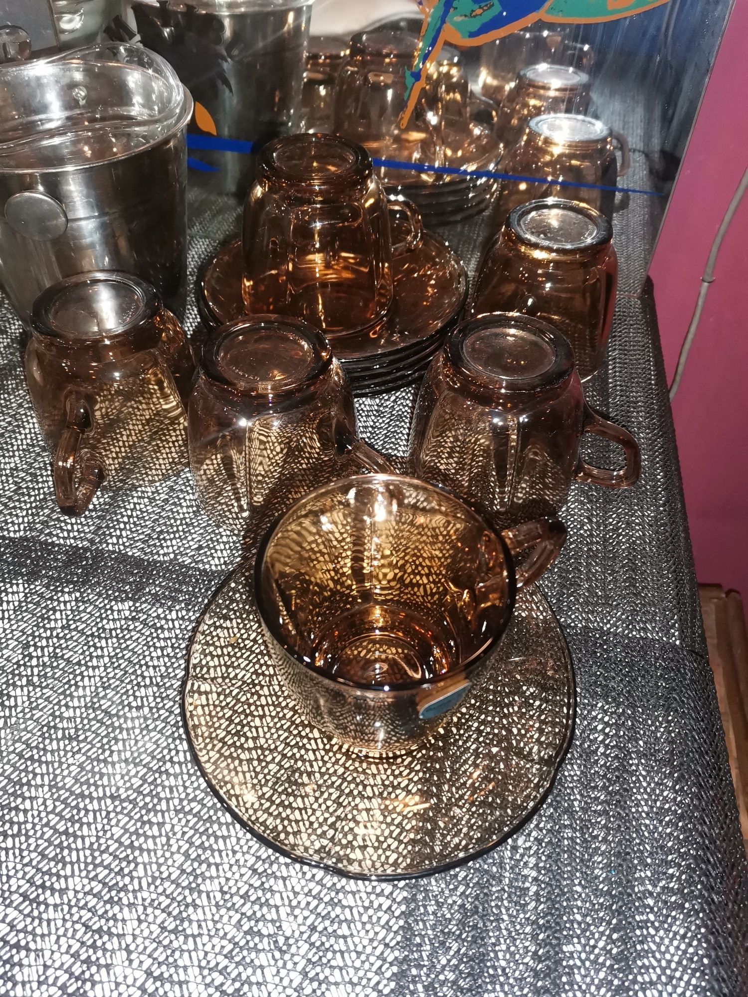 Чаши за кафе и канички, чаши на каменица