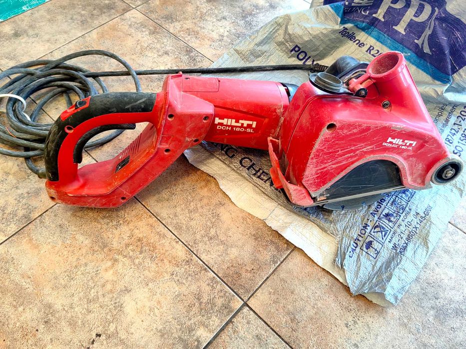 Машина за изрязване на канали  HiLti DCH 180-SL