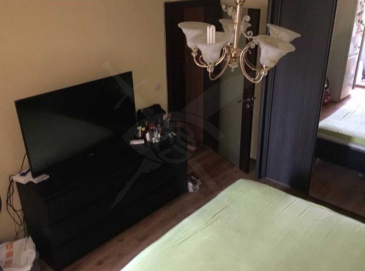 Продава се Тристаен апартамент в Варна, Младост 1 - 72 кв.м за 2084 €/кв.м - Снимка #2