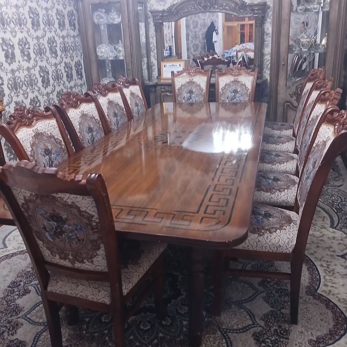 Stol va stullar sotiladi 12 talik yaxshi xolatda