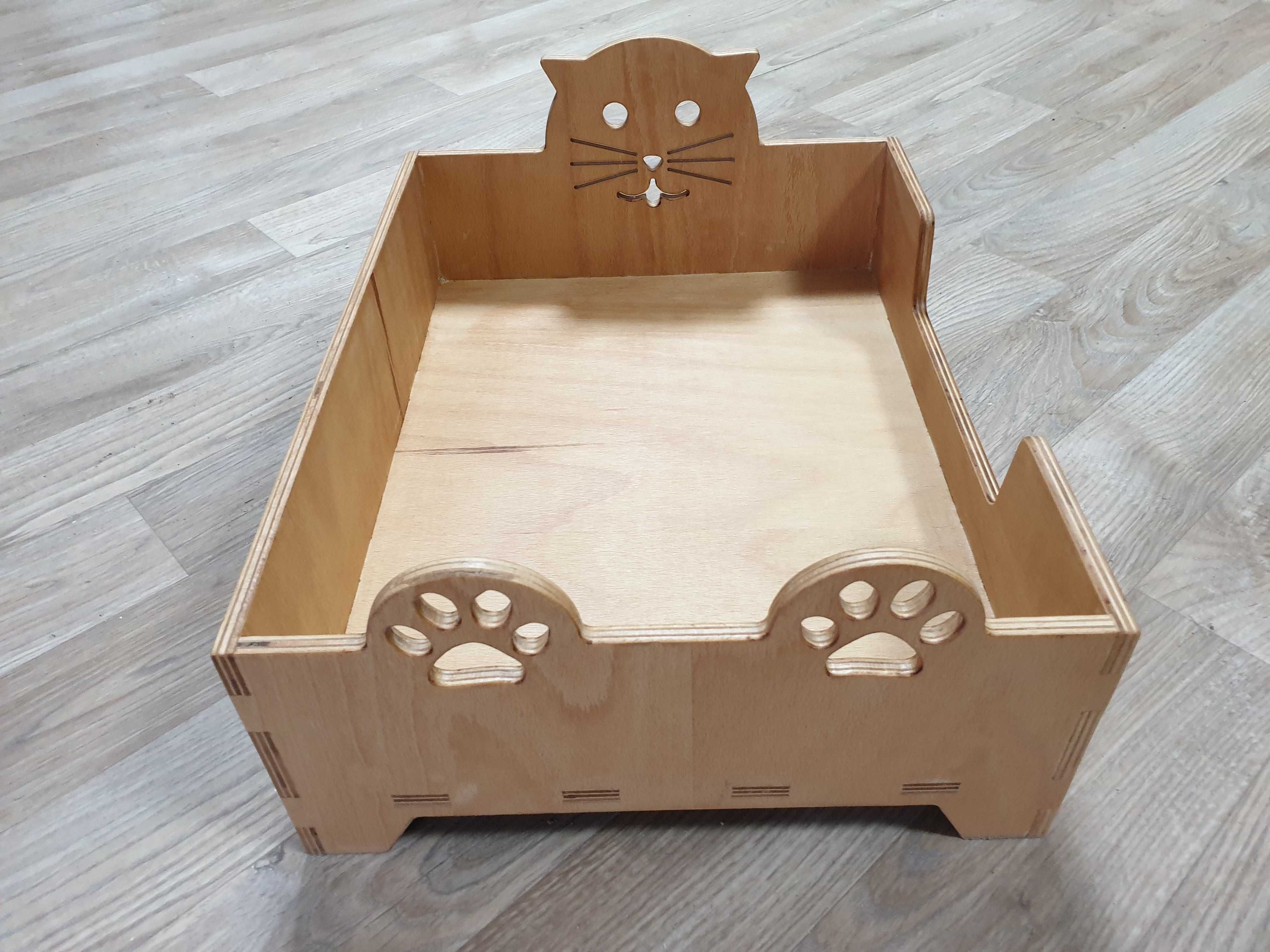 Pătuț din lemn pentru pisici