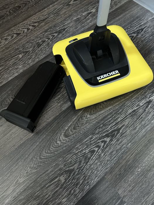 Акумулаторна метла/прахосмукачка Karcher