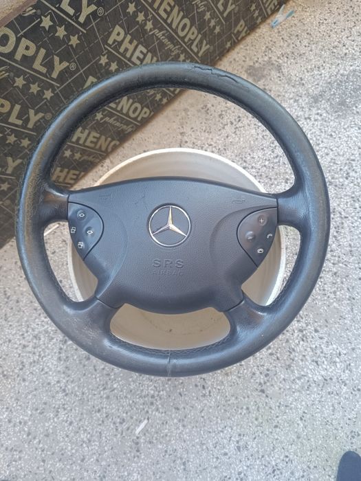 Продавам волан със Еърбег за Мерцедес w211