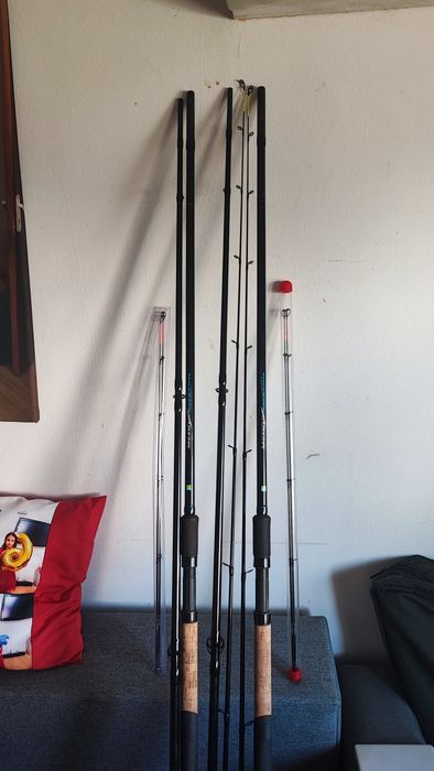 Se scot la vinzare 2 feedere preston,lungime 4 m