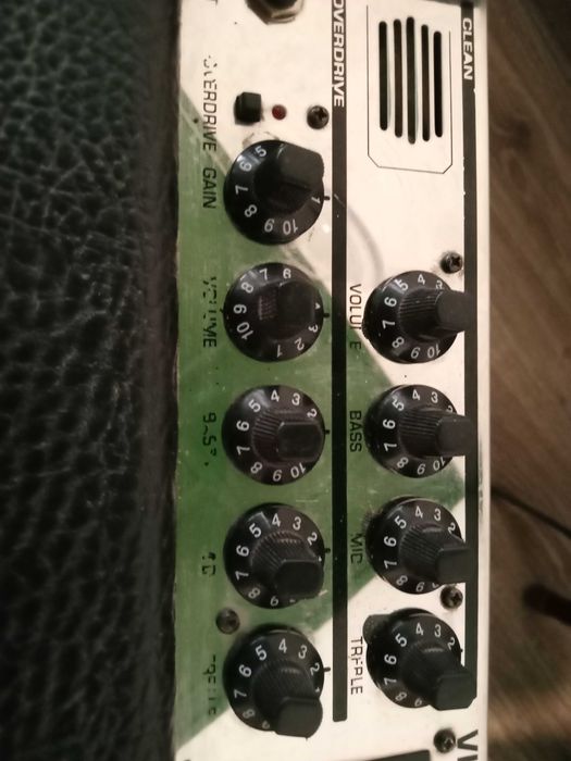 Behringer Vintager AC112 китарен усилвател (плюс педал)