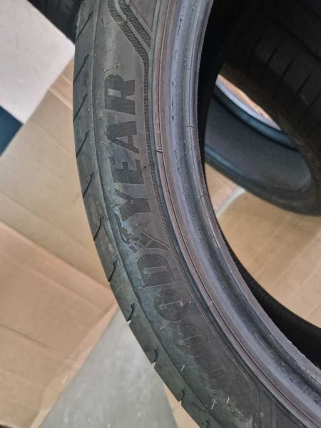 2 Goodyear R21 245/45/ 
летни гуми  DOT3320