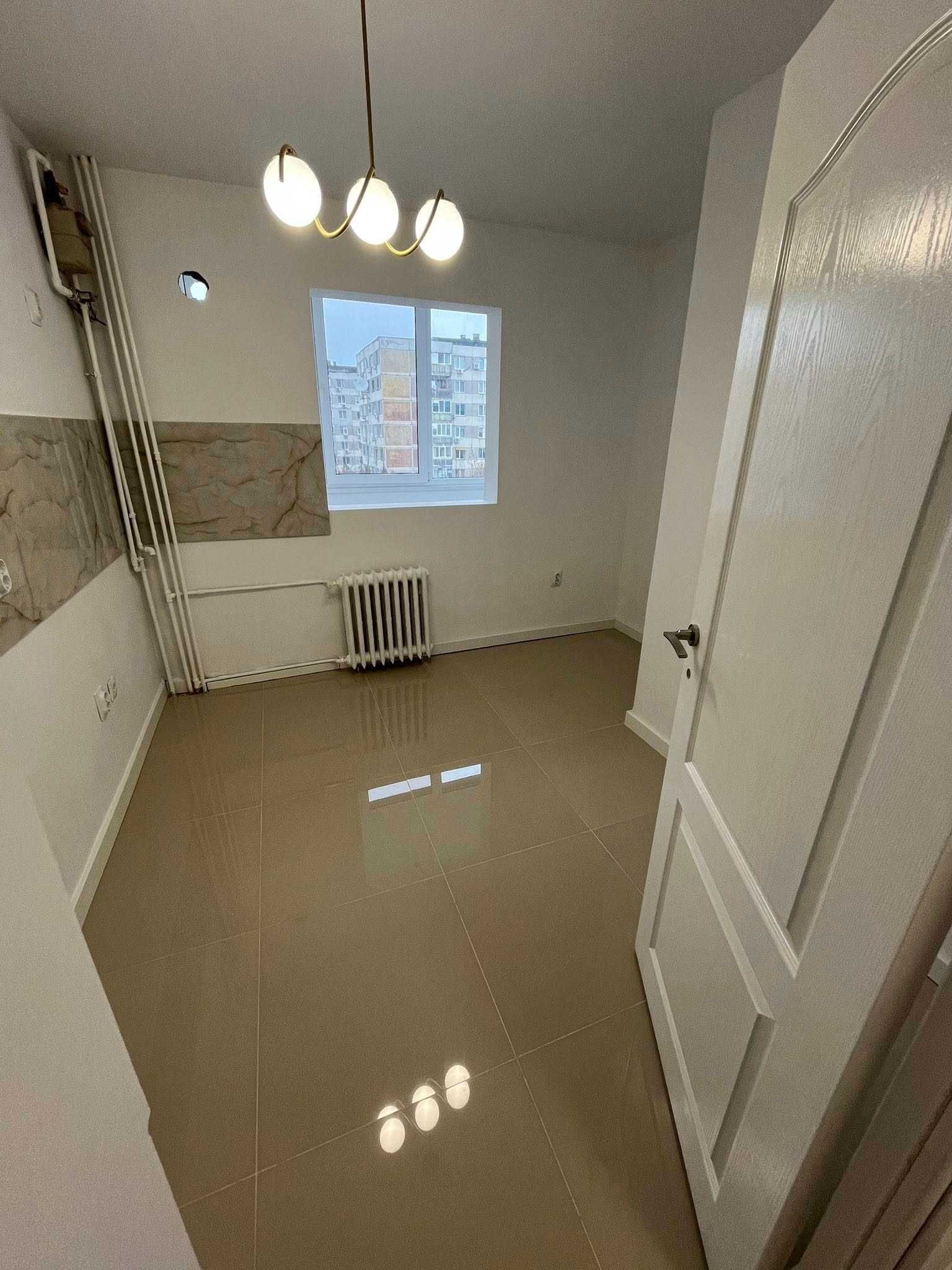 Vand apartament 3 camere renovat