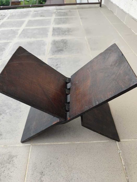 Taburet sau suport carte - lemn exotic