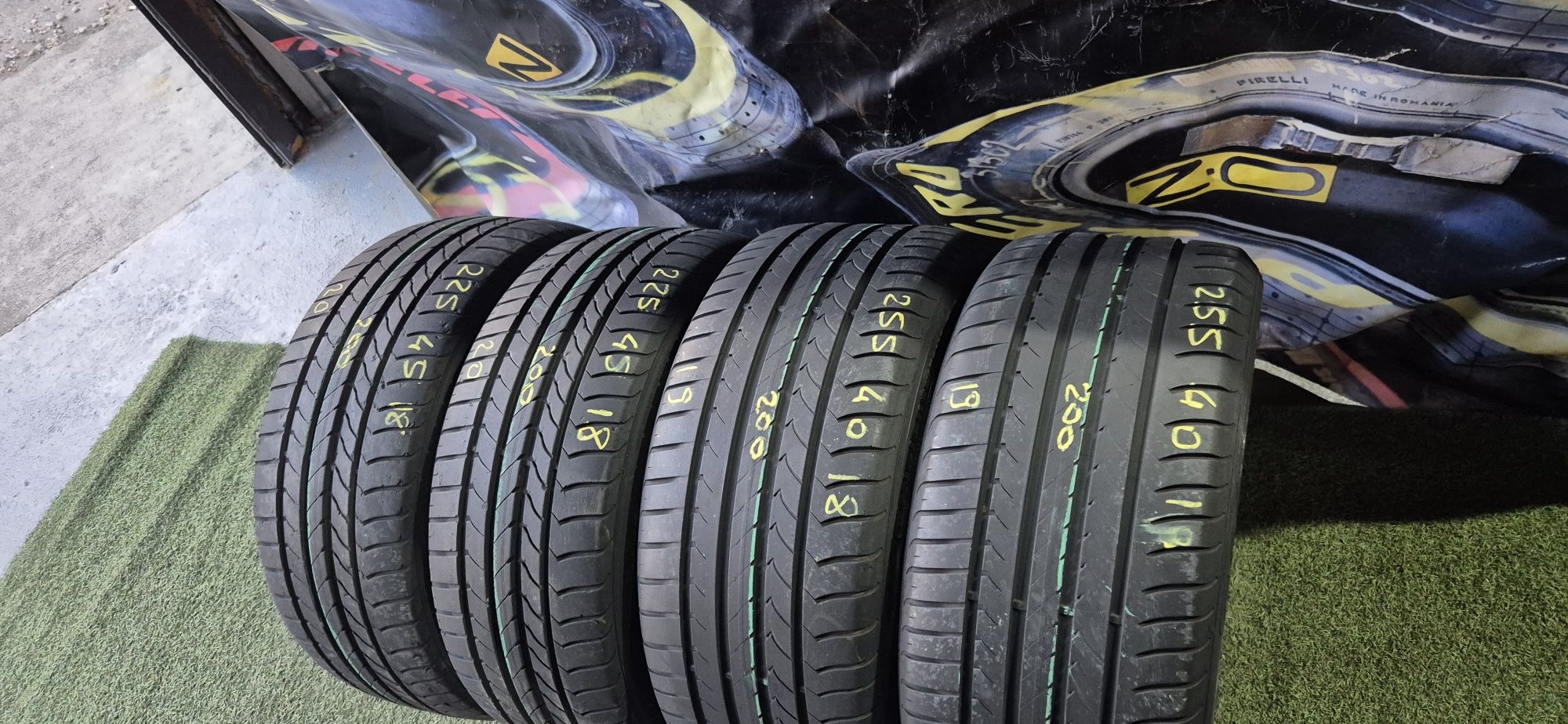 225 45 18,  255 40 18 Goodyear runflat