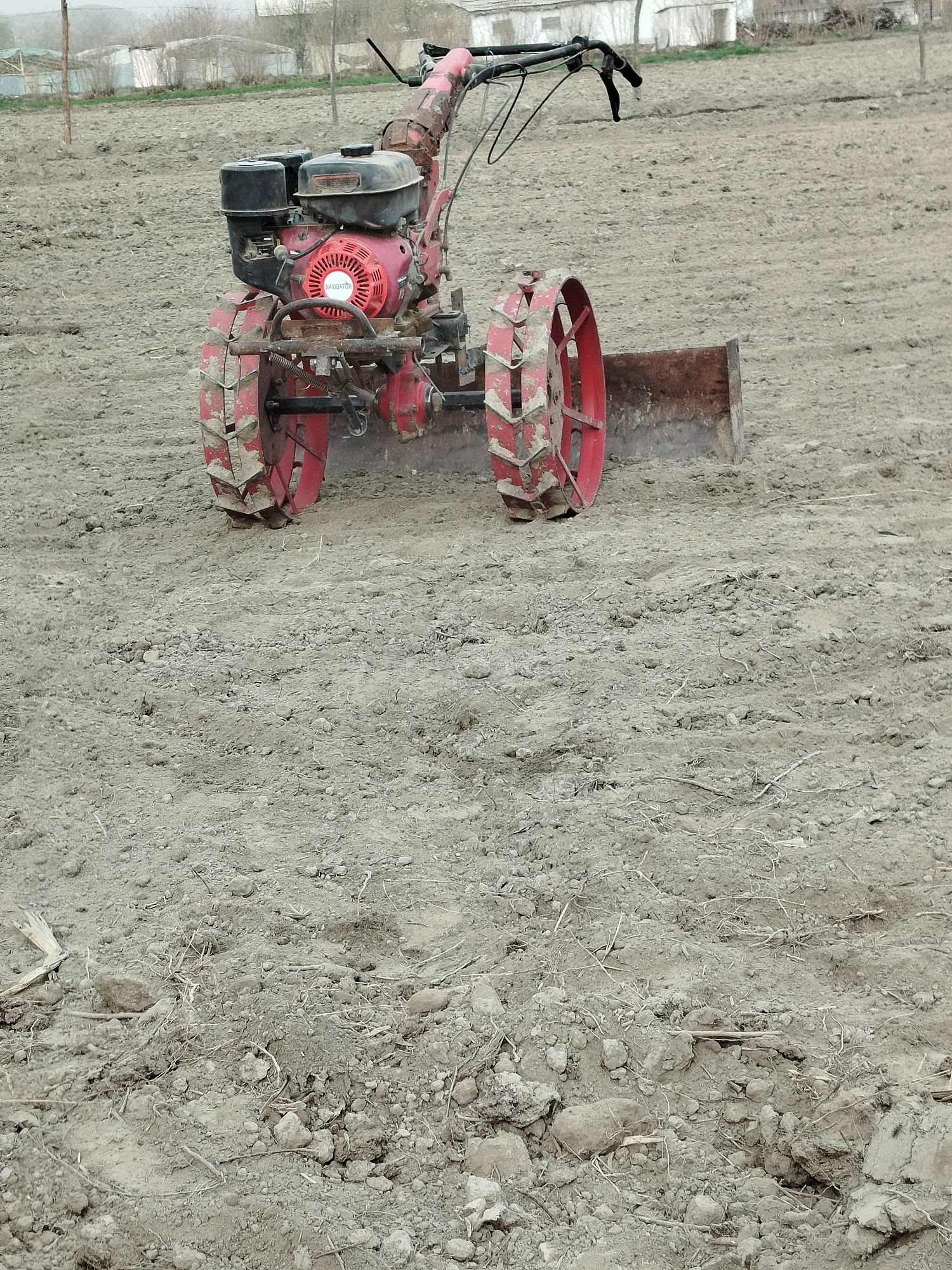 Motoblok sotiladi ot kuchi 177 hp9:talik