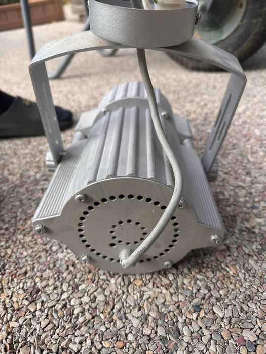 Lumini interior tip proiector