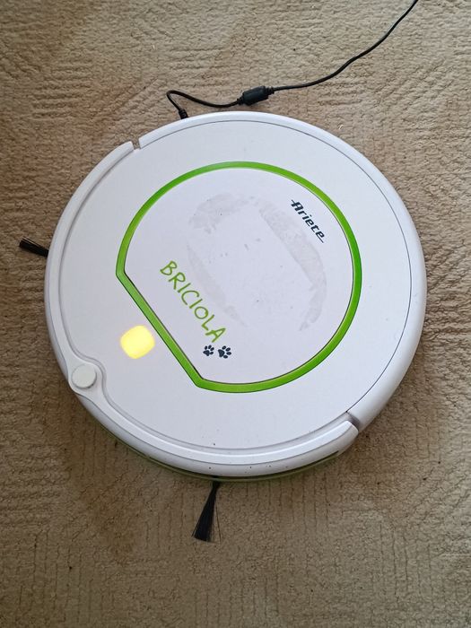 Aspirator robot Ariete citiți anunțul