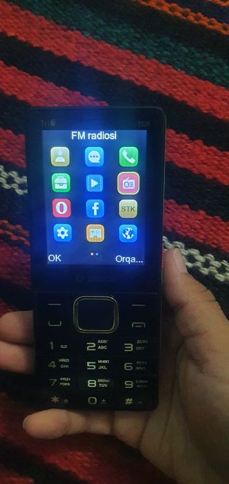 T528 telefon sotiladi.