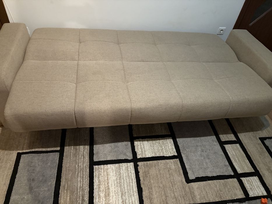 Vand canapea extensibila 3 locuri !! Urgent !