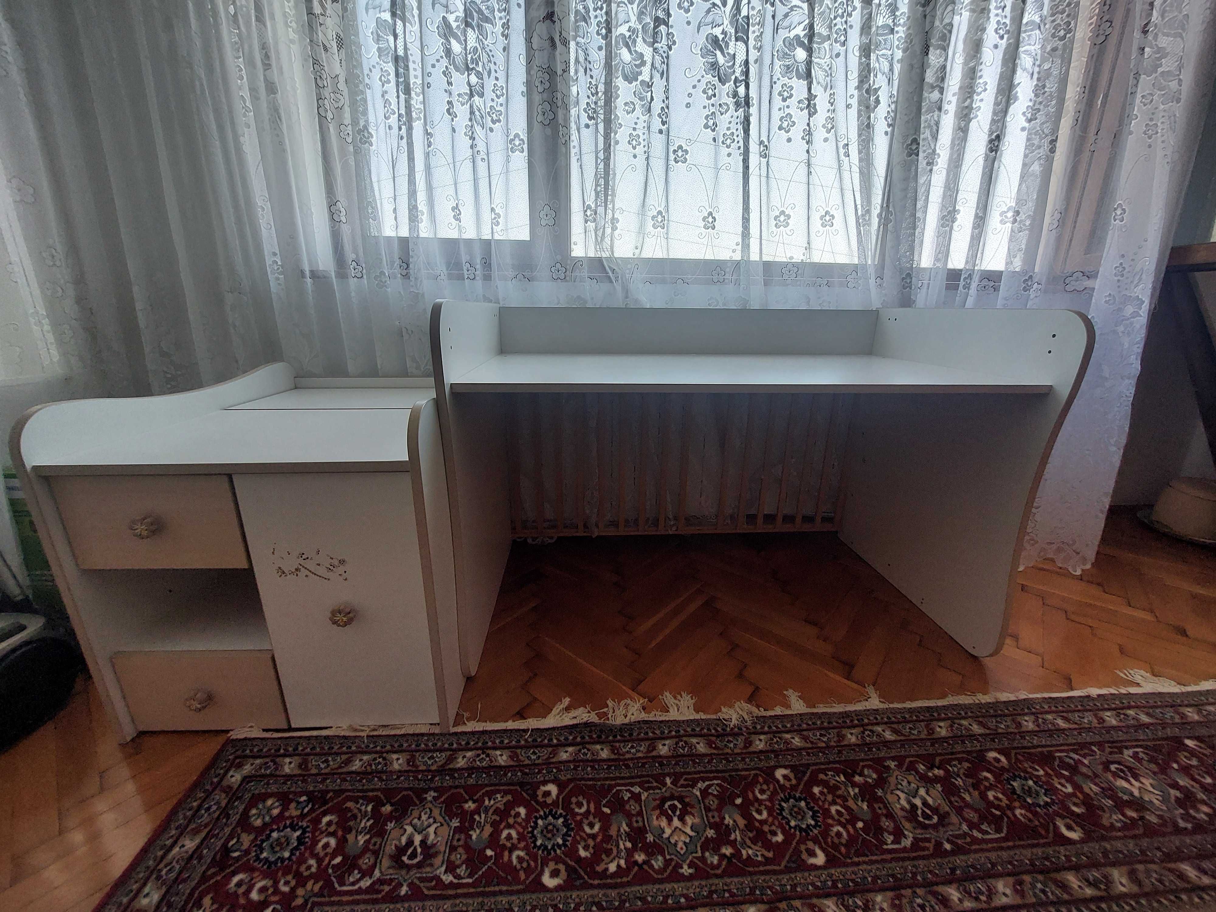 Бюро и скрин от трансформиращо се легло