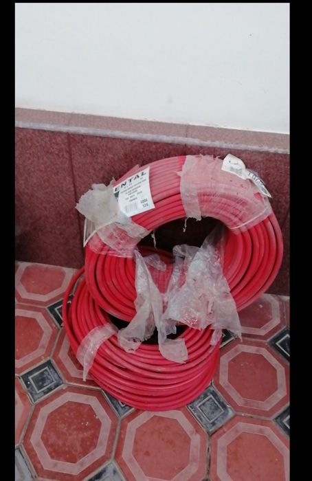 Продаю  старые вещи из дома