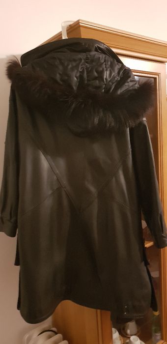 дълго кожено яке с качулка