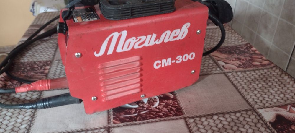 Aparat de sudură MMA și mască de sudură