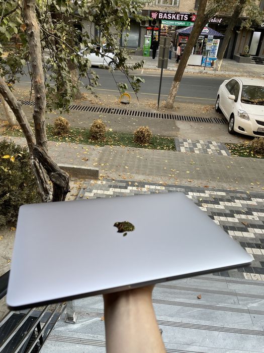 Macbook pro m2 13