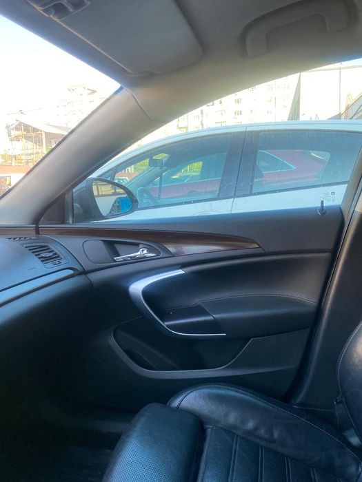 Dezmembrez opel insignia 2.0