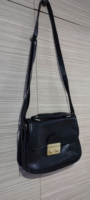 Маркова дамска чанта от естествена кожа