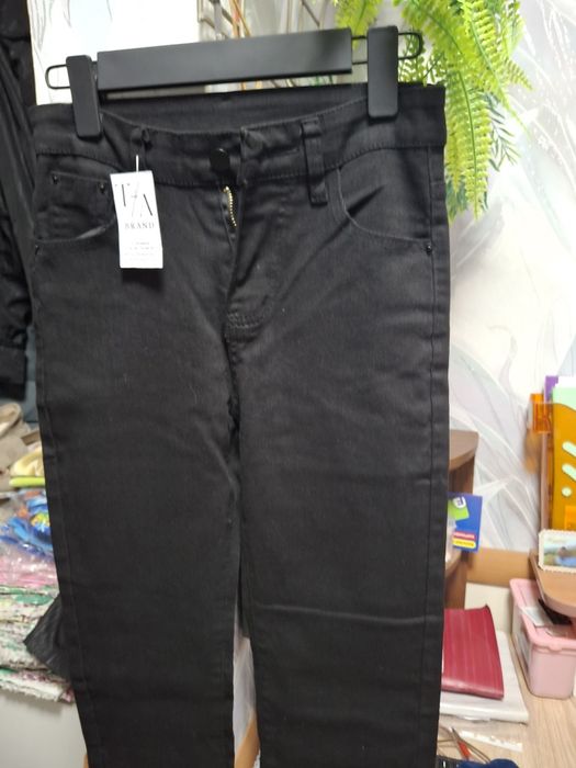 Продам джинсы.юбку джинсовую.и офисную