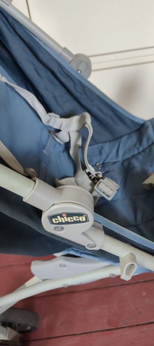 Carucior pliabil chicco London in stare excelentă
