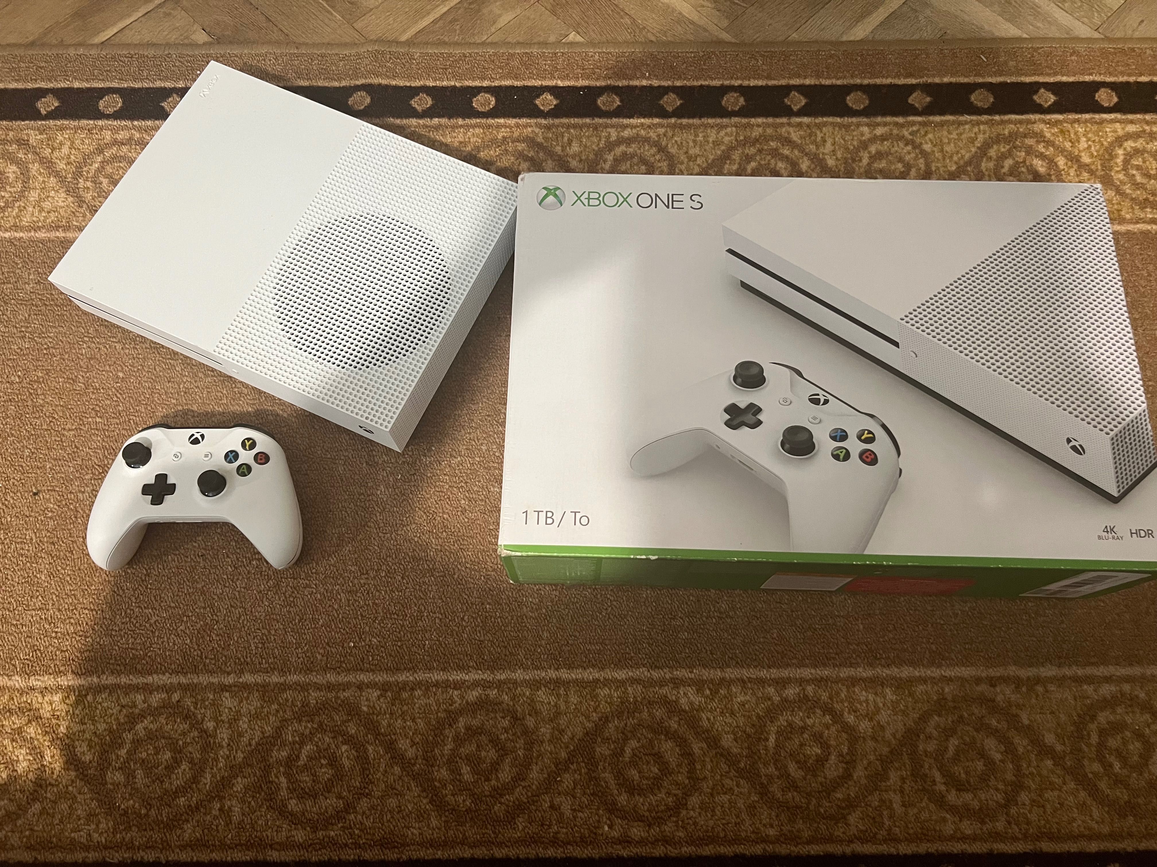 Видео /Конзолна  игра X box serieS и 22бр. игри