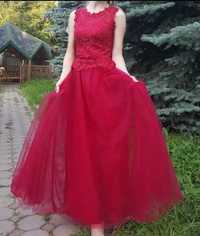 Платье вечернее красного цвета, размер S (42 - 44)