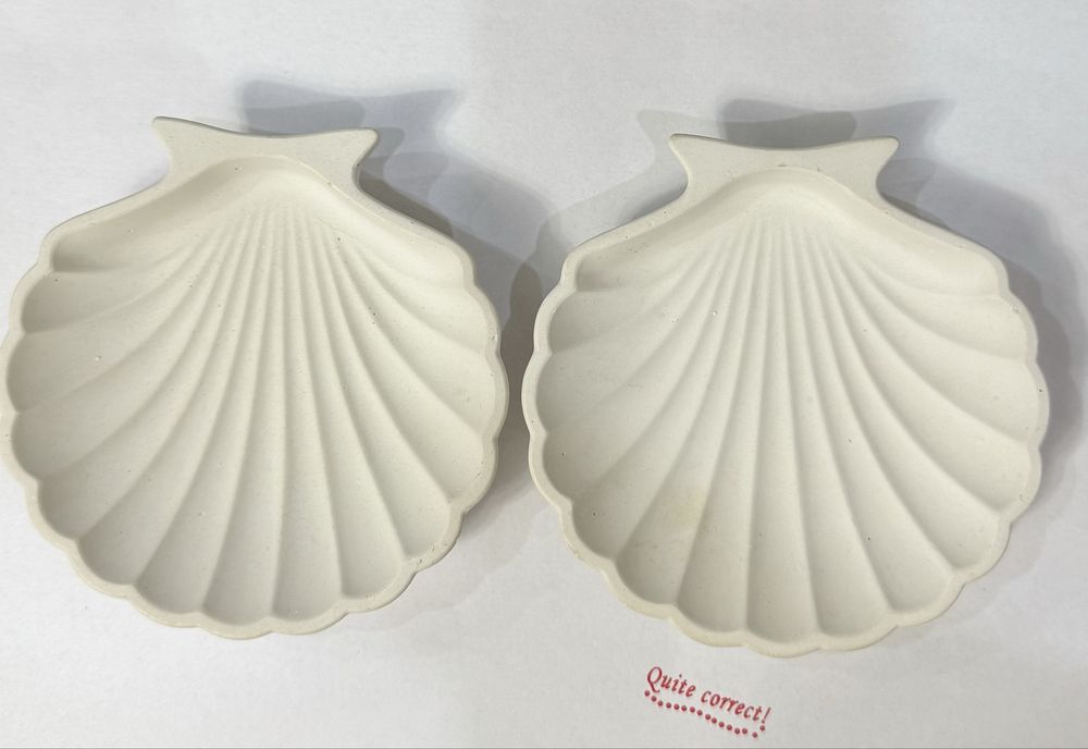 Декаративная подставка из гипса для украшений