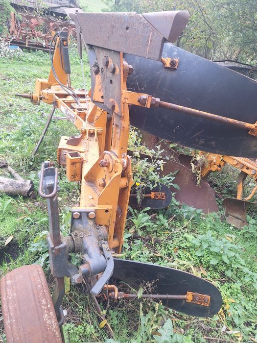 Pluguri Huard TR65T, TR75T cu 2,3,4 brazde