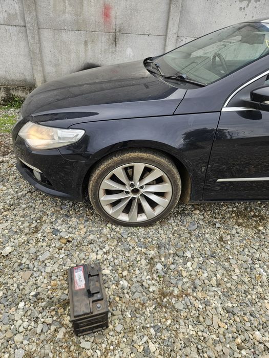 Aripa stanga fata Vw Passat Cc an 2010 2.0 tdi cbab