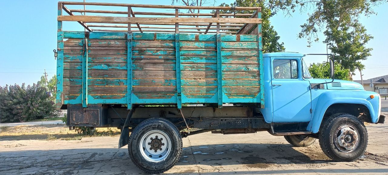 Zil 130 ural mator
