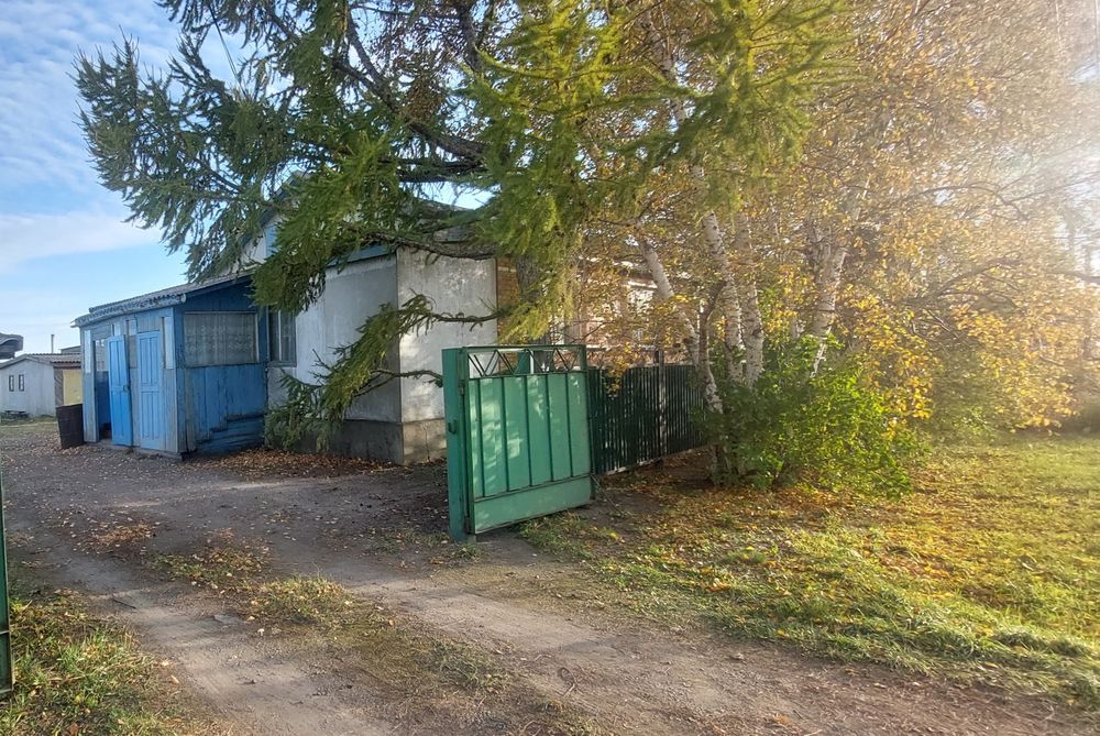 Большой шпальный дом