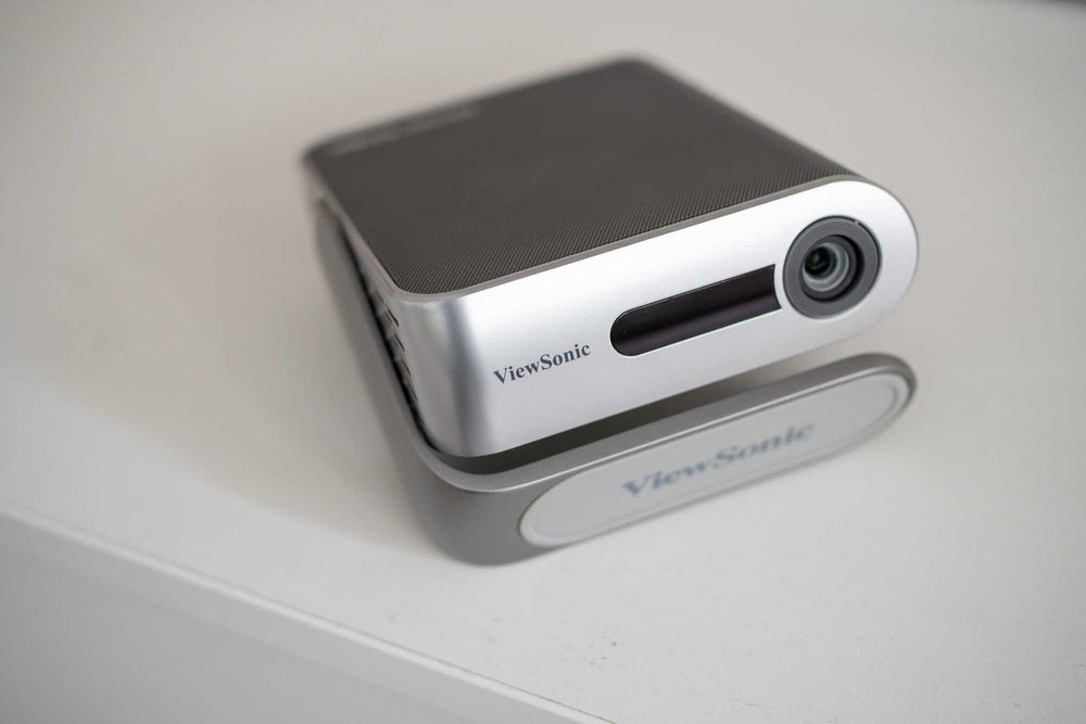 Videoproiector ViewSonic M1+, baterie 6 ore, led, 300lm HarmanKardon