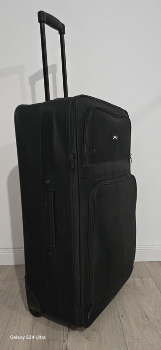 Vand 3 trolere in stare buna