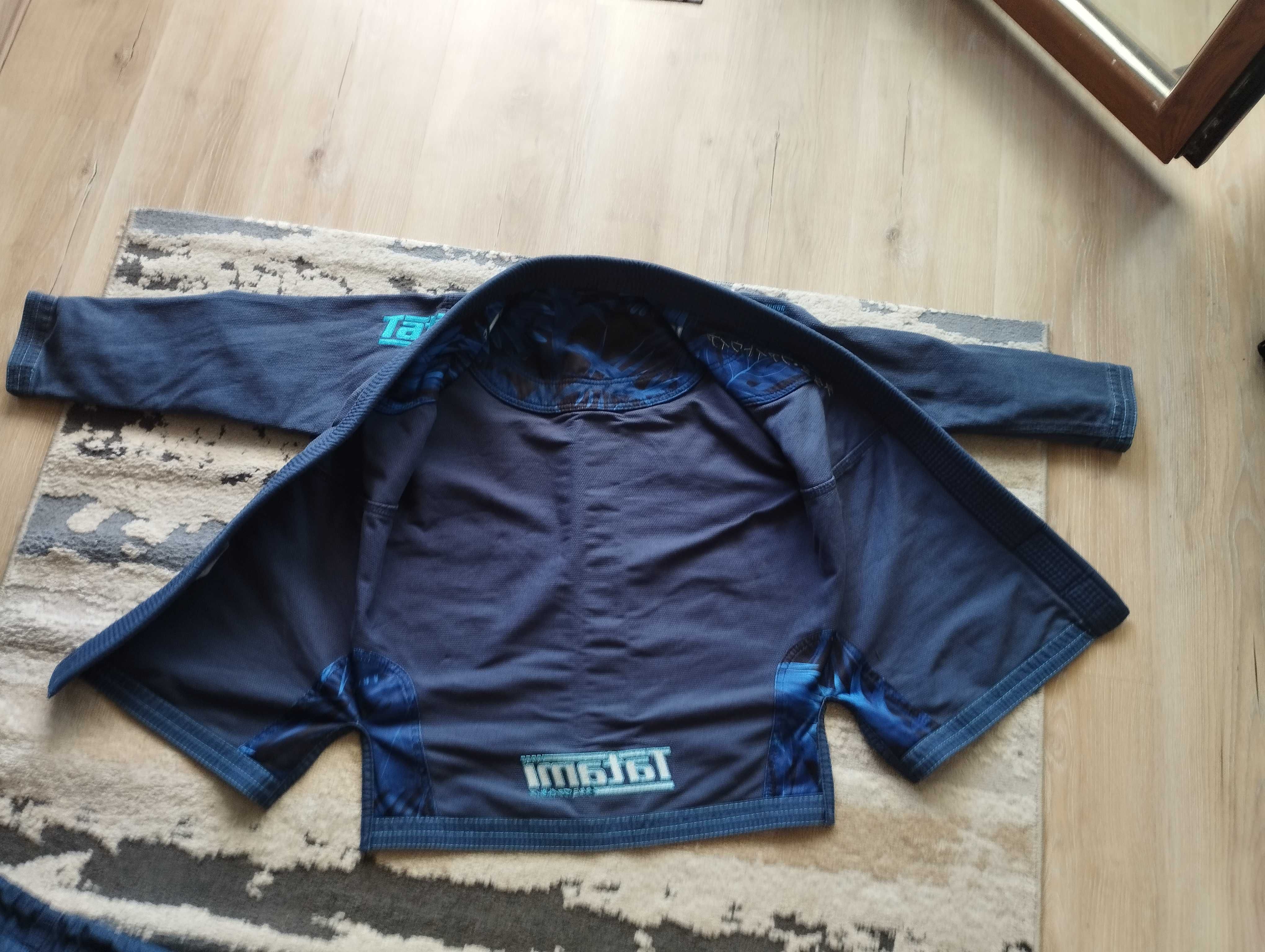 Кимоно за jiu-jitsu (жиу-жицу) на Tatami