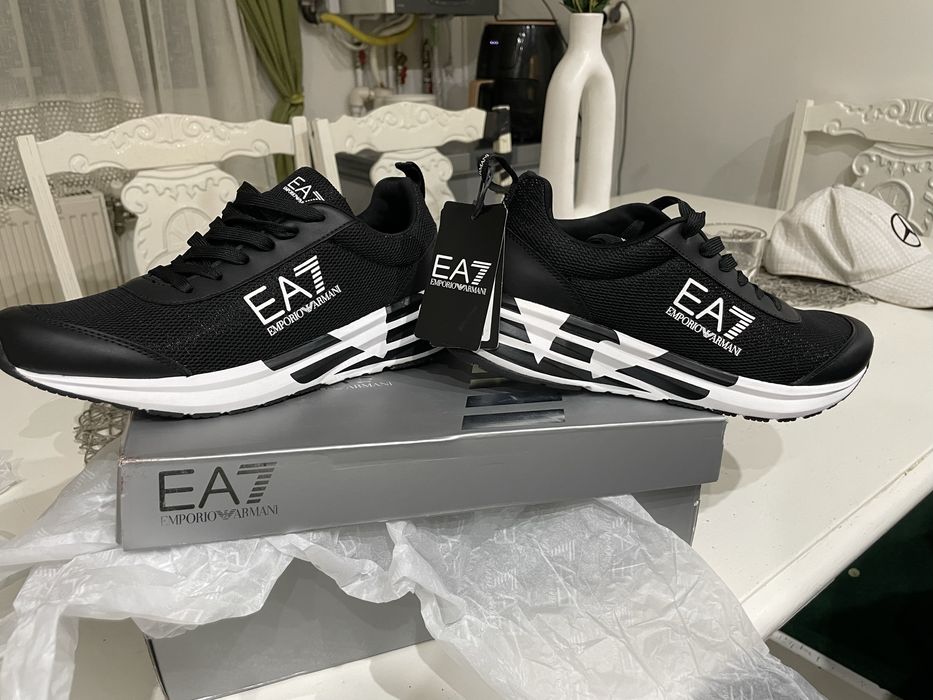 Adidasi Emporio Armani